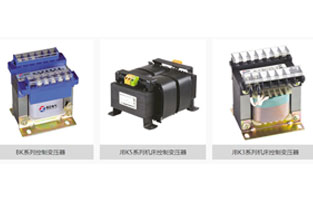 前面旗正電氣小編為大家總結(jié)了《控制變壓器容量規(guī)格》，今天我們?cè)賮頌榇蠹抑v講變壓器的規(guī)格型號(hào)，詳細(xì)內(nèi)容進(jìn)旗正電氣—控制變壓器生產(chǎn)廠家站點(diǎn)http://www.qmzemj.cn/查看，總結(jié)讓你一目了然的。